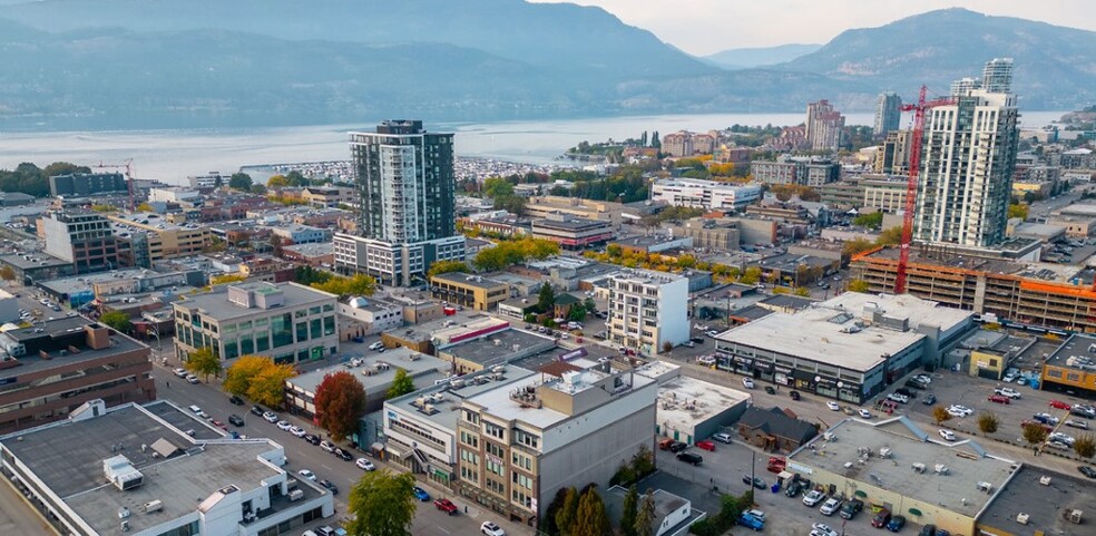 554 Leon Av, Kelowna, BC for sale - Aerial - Image 2 of 2