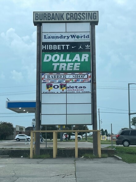 9301-9353 Burbank Dr, Baton Rouge, LA for lease - Building Photo - Image 2 of 7
