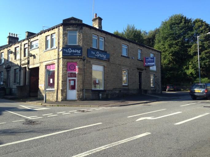 769 Manchester Rd, Huddersfield, HD7 5NF