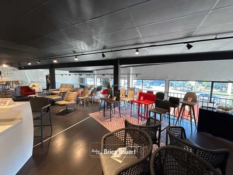 Flex in Saint-Priest for sale - Interior Photo - Image 2 of 7