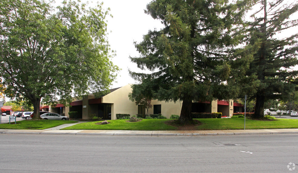 2140-2150 Bering Dr, San Jose, CA for lease - Building Photo - Image 1 of 9