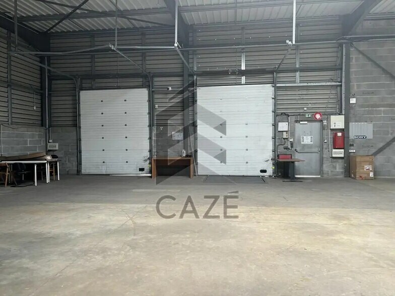 Flex in Le Haillan for lease - Interior Photo - Image 3 of 7