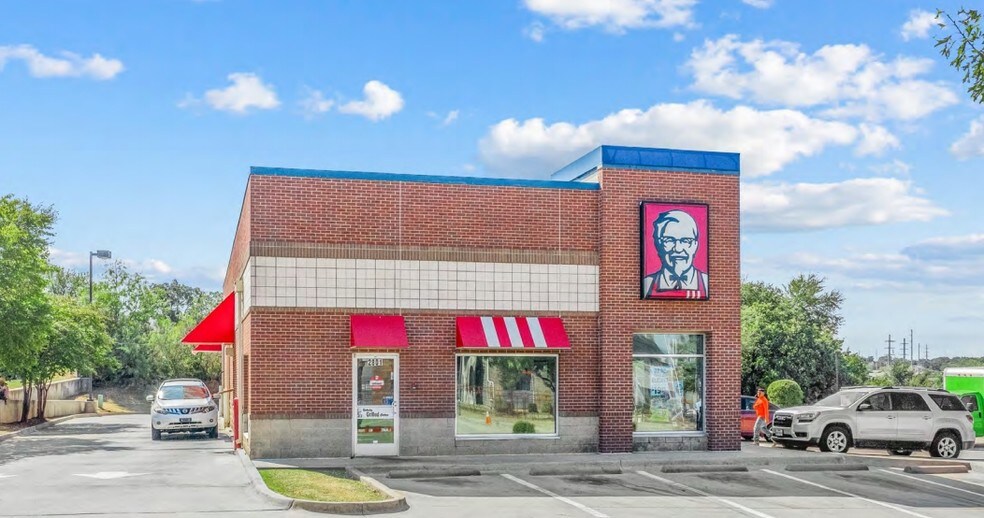 2801 NE Green Oaks Blvd, Grand Prairie, TX for sale - Primary Photo - Image 1 of 1