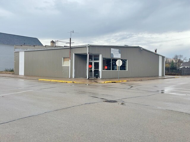 124 E Garfield Ave, Marion, WI for sale - Building Photo - Image 1 of 1