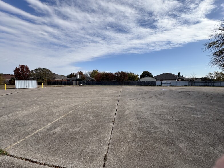 4501 Matthew Rd, Grand Prairie, TX for lease - Building Photo - Image 3 of 14