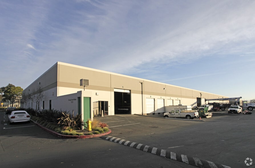 2340-2380 W Winton Ave, Hayward, CA for lease - Building Photo - Image 2 of 11