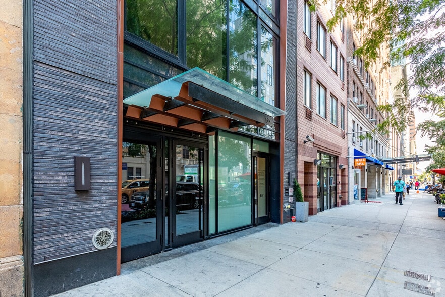 139 E 23rd St, New York, NY for sale - Building Photo - Image 2 of 4