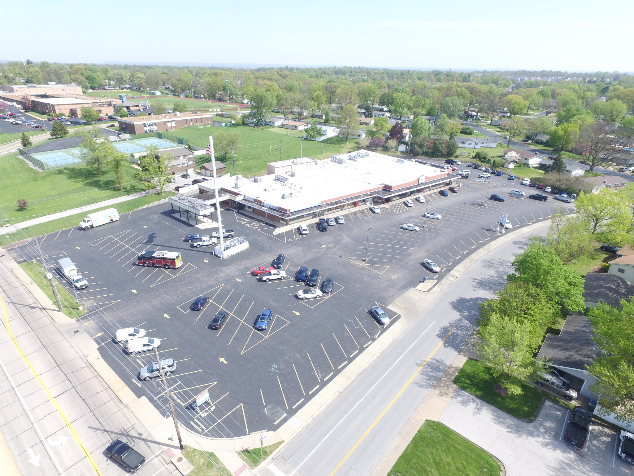 305 Hawthorne Ave, Saint Charles, MO for lease Building Photo- Image 1 of 8