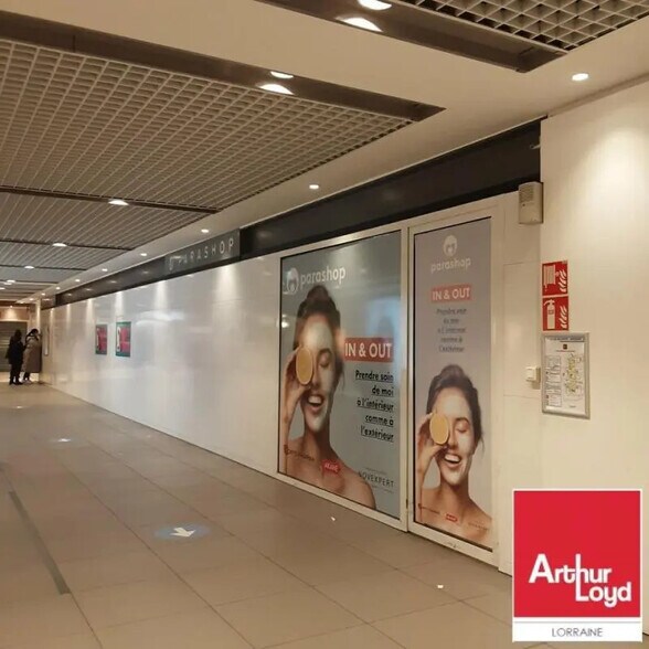 Retail in Metz for lease - Building Photo - Image 2 of 3