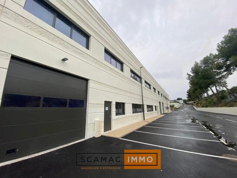 Flex in La Ciotat for lease - Building Photo - Image 1 of 4
