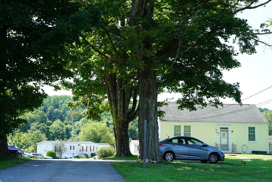 Heritage Circle, Patterson, NY for sale - Building Photo - Image 2 of 2