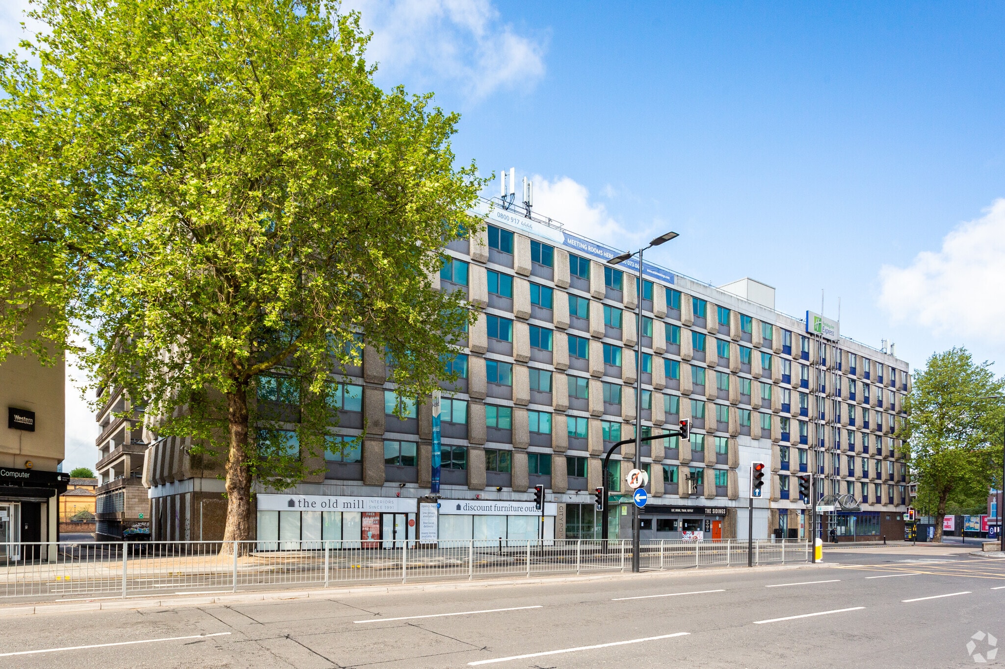 Temple Gate, Bristol for sale Primary Photo- Image 1 of 1