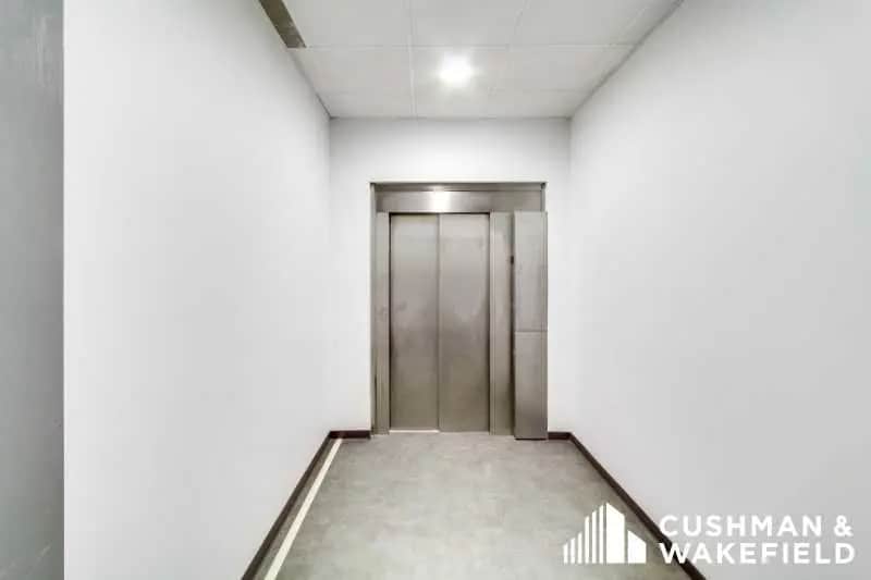 Office in Marseille for lease - Lobby - Image 3 of 8