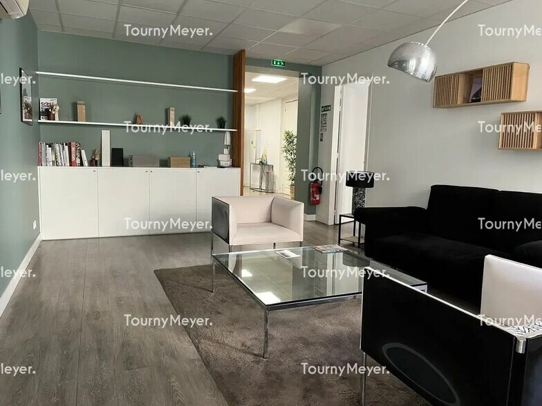 Office in Bordeaux for sale - Building Photo - Image 1 of 10