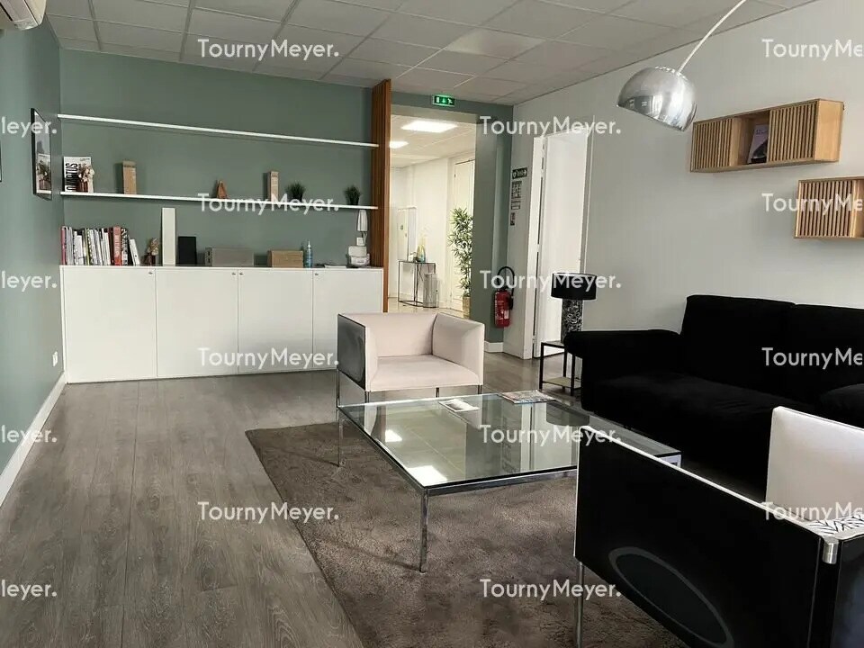 Office in Bordeaux for sale Building Photo- Image 1 of 11