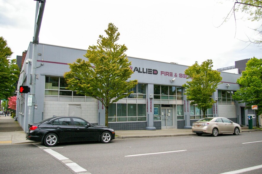 530 Ne Couch St Portland Or 97232 Storefront Property For