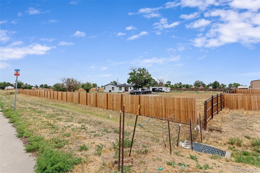 1280 Airport Blvd, Aurora, CO for sale - Primary Photo - Image 1 of 5