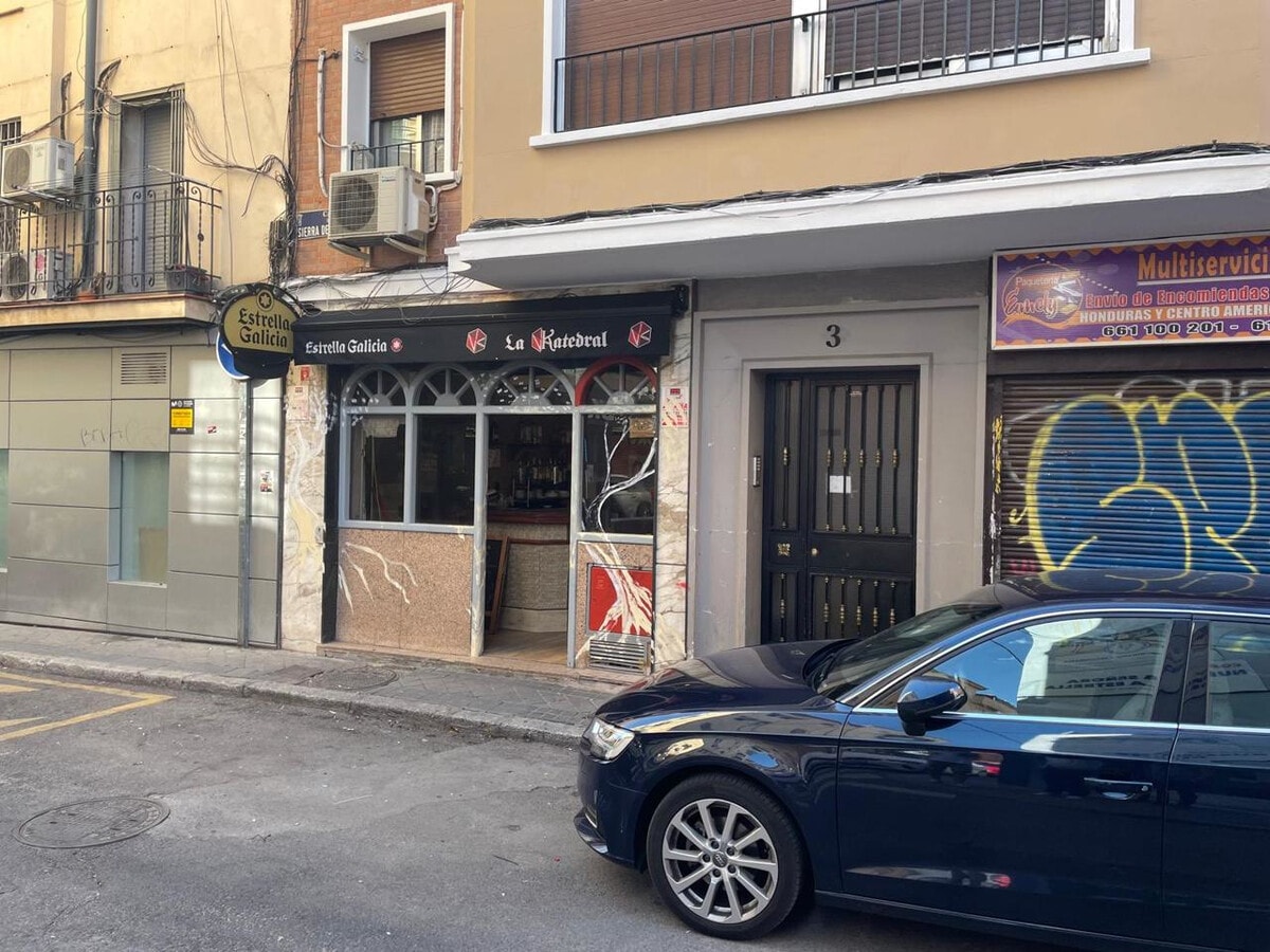 Madrid, MAD 28038 - Unit IZ -  - Interior Photo - Image 1 of 15