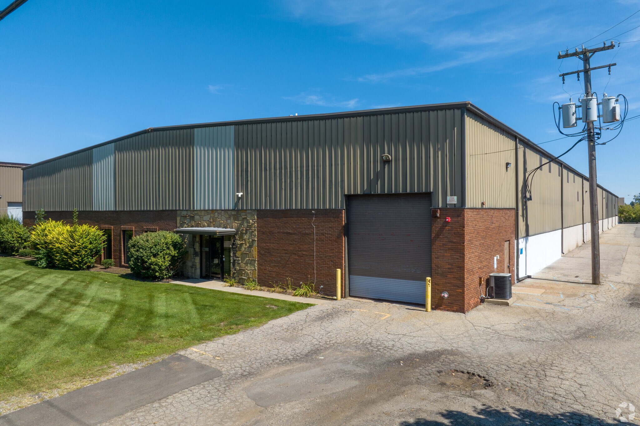 8400 Ronda Dr, Canton, MI for sale Primary Photo- Image 1 of 1