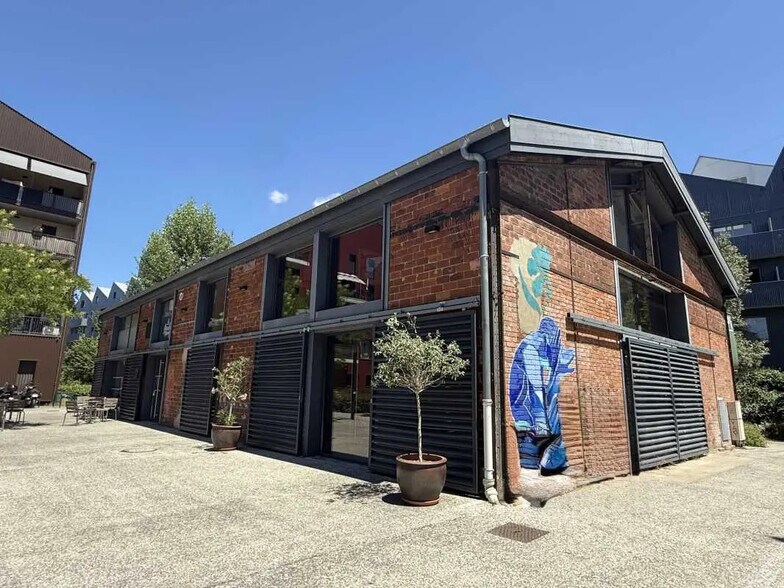 Office in Bordeaux for sale - Building Photo - Image 2 of 5