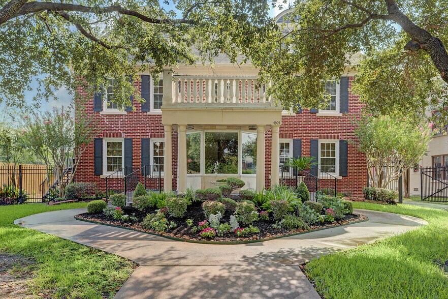 4305 Yoakum Blvd, Houston, TX 77006