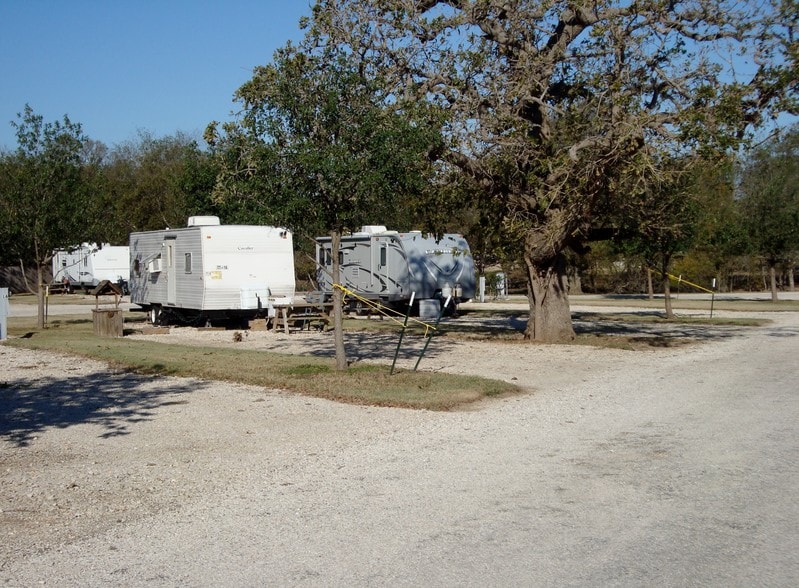 5784 US Highway 90A E, Gonzales, TX for sale - Primary Photo - Image 1 of 1