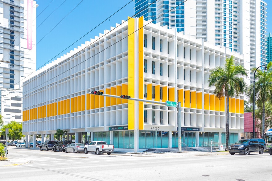 2125 Biscayne Blvd, Miami FL - Convenience Store