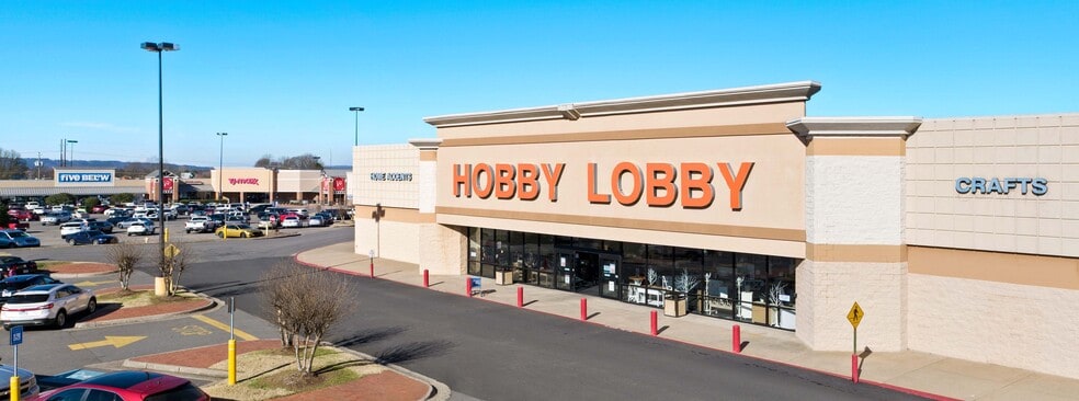 3093 E Main St, Russellville, AR for lease - Building Photo - Image 1 of 13