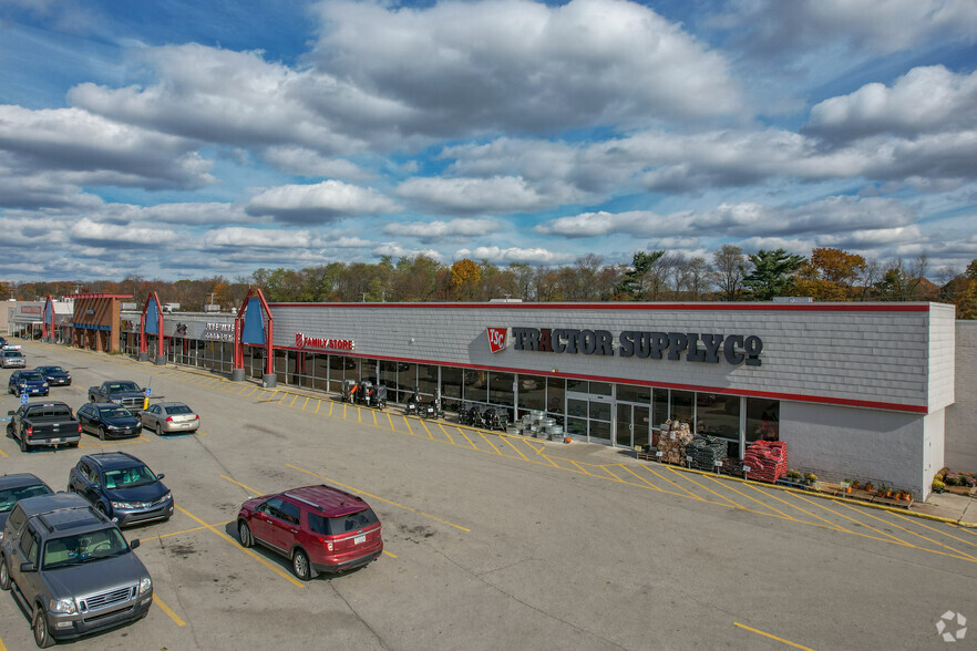 1534 N Center Rd, Somerset, PA for lease - Building Photo - Image 1 of 2