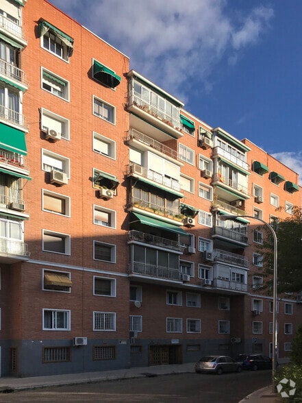 Avenida de Baviera, 16, Madrid, Madrid for sale - Primary Photo - Image 1 of 1