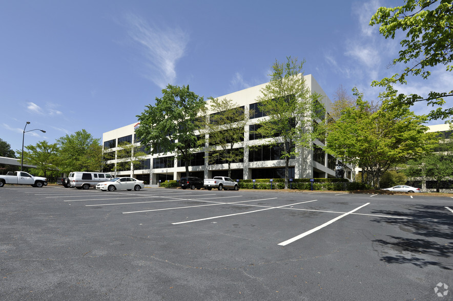 380 Interstate N Pky SE, Atlanta, GA for lease - Building Photo - Image 3 of 22