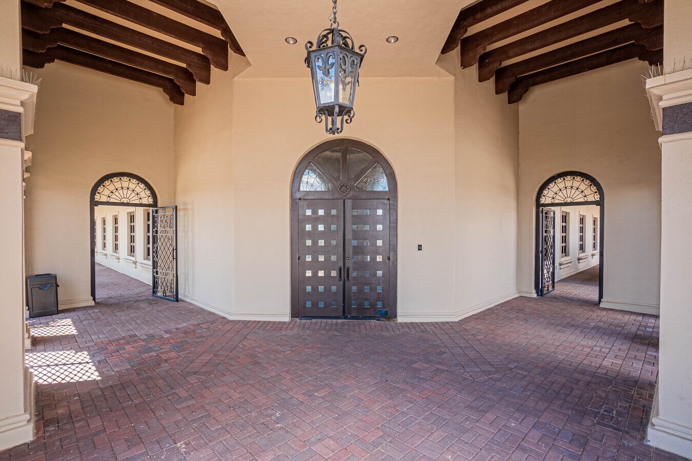 11860 Vista del Sol Dr, El Paso, TX 79936