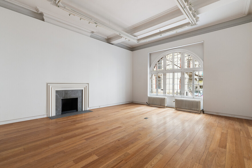 127 E 69th St, New York, NY for lease - Interior Photo - Image 1 of 5