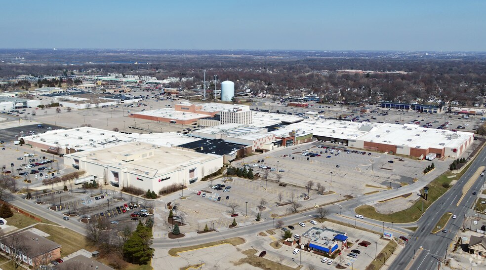 3800 Merle Hay Rd, Des Moines, IA for sale - Aerial - Image 1 of 1