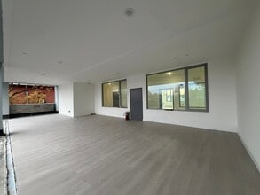 150-23 Barclay Ave, Flushing, NY for lease Interior Photo- Image 2 of 5