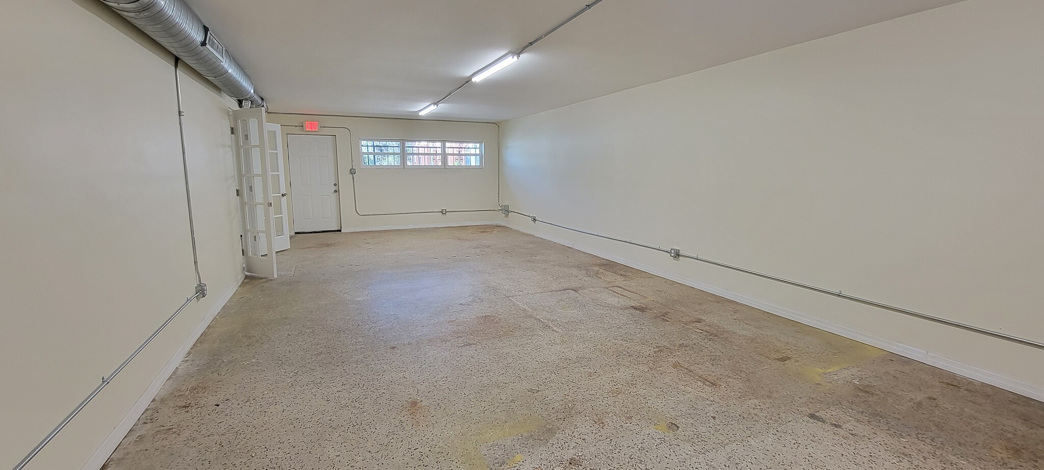 3203 N Nebraska Ave, Tampa, FL for lease Interior Photo- Image 1 of 12