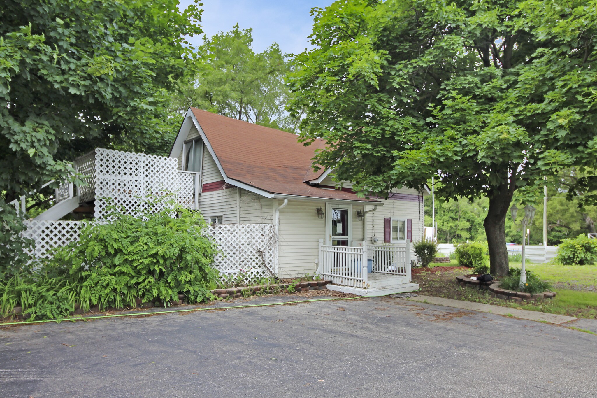 8685 Highland Rd, White Lake, MI 48386 Office for Sale