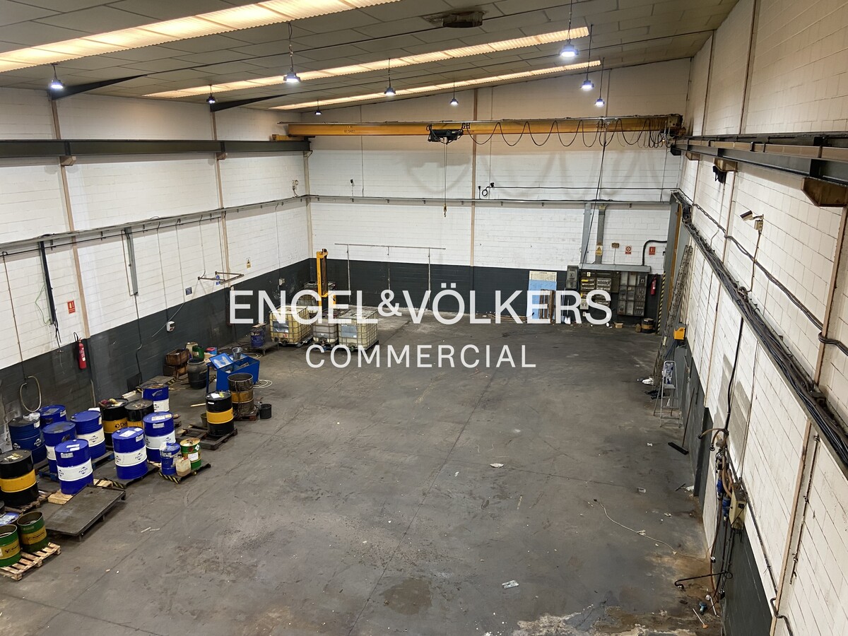 L'Hospitalet de Llobregat, BAR 08907 - Unit Pt. 01 - - Interior Photo - Image 1 of 27