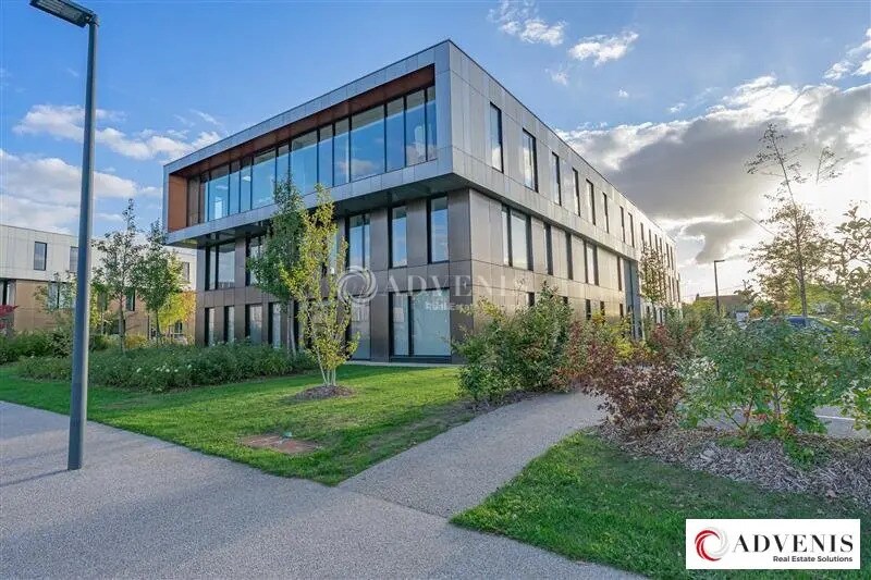 Office in Lesquin for lease - Building Photo - Image 1 of 5