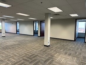 12115 Lackland Rd, Maryland Heights, MO for lease Building Photo- Image 2 of 8