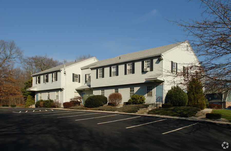 17 Woodland Rd, Madison, CT for lease - Building Photo - Image 3 of 3