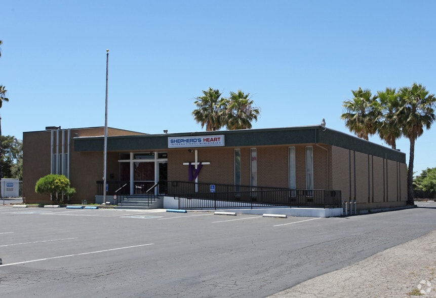 5223 N El Dorado St, Stockton, CA for lease - Primary Photo - Image 1 of 3
