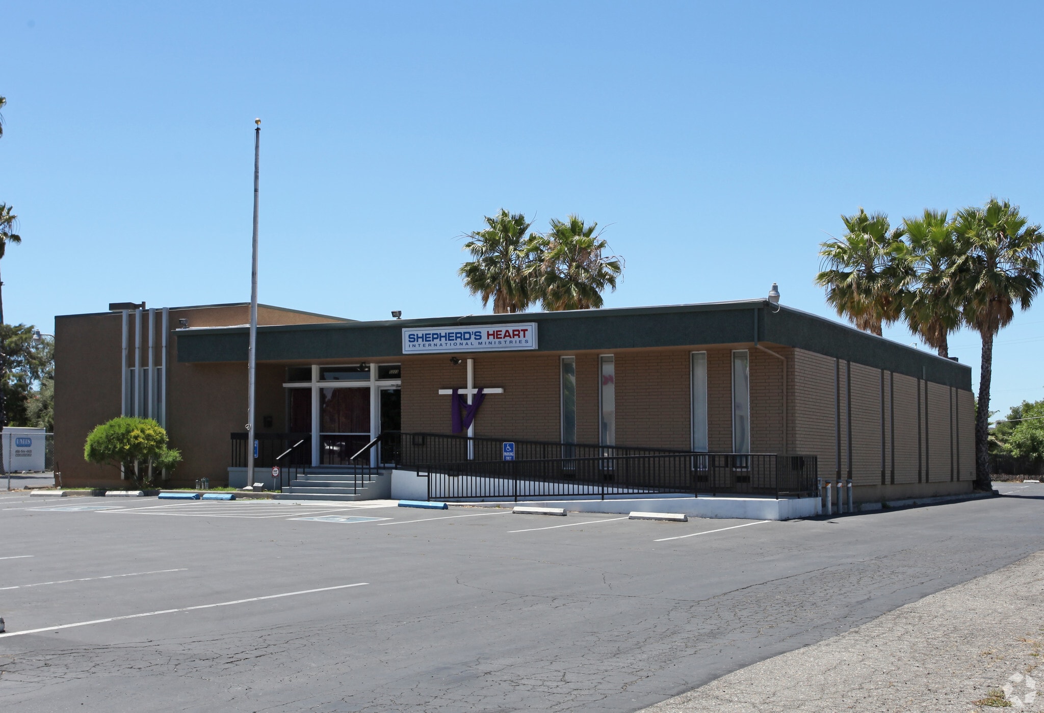 5223 N El Dorado St, Stockton, CA for lease Primary Photo- Image 1 of 4