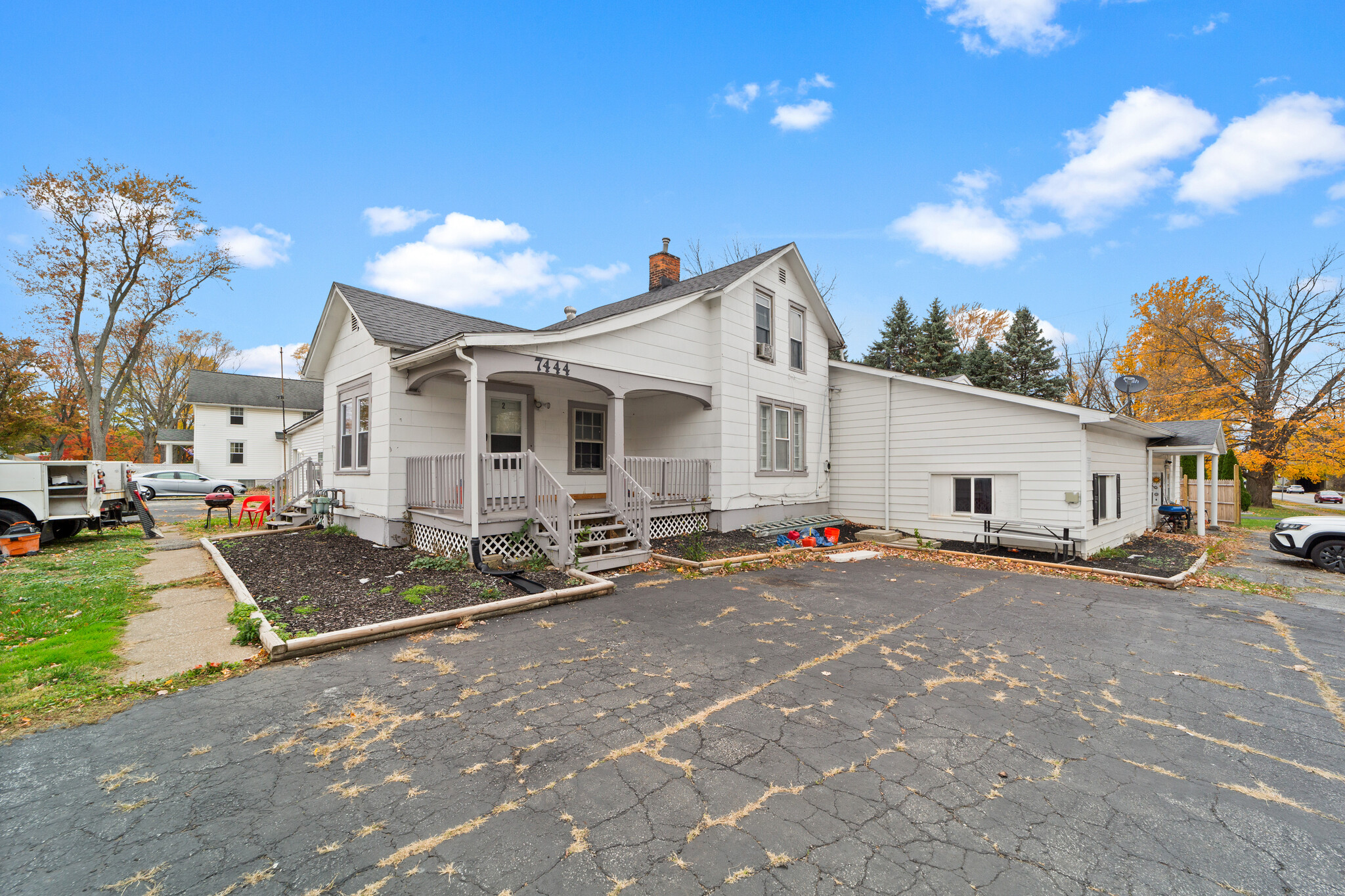 7444 Lake Ave, Elyria, OH for sale Primary Photo- Image 1 of 29