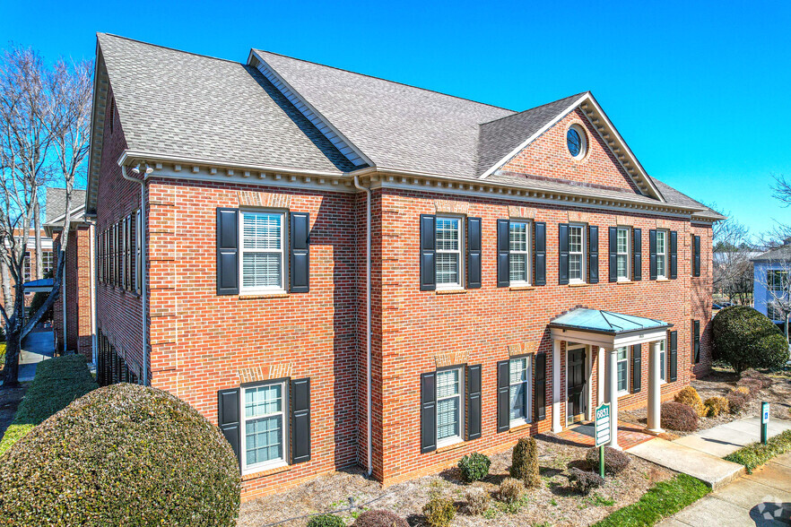 6831 Fairview Rd, Charlotte, NC for sale - Primary Photo - Image 1 of 1