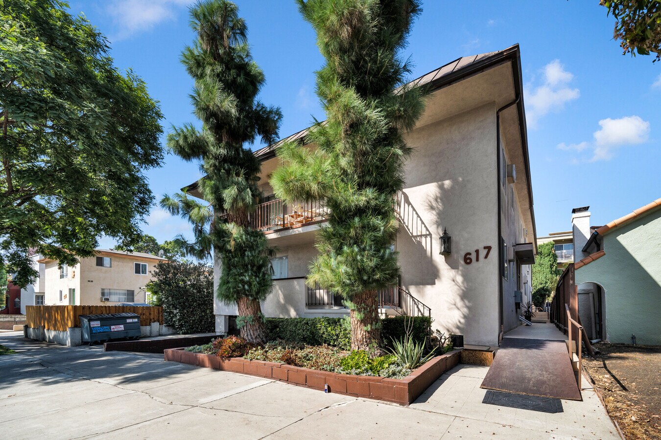 617 N Sweetzer Ave, West Hollywood, CA 90048