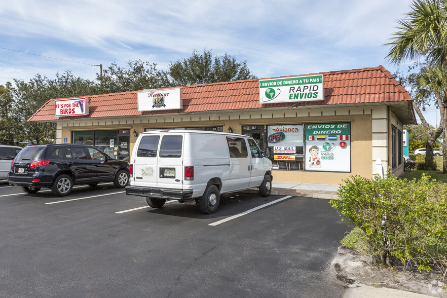 10611 Tamiami Trl N, Naples, FL for lease - Primary Photo - Image 1 of 4