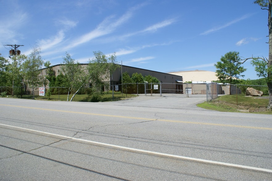 1140 Airport Rd, Fall River, MA for lease - Primary Photo - Image 1 of 1