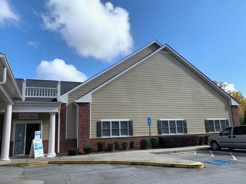 4224 Fairbanks Dr, Oakwood, GA for lease - Building Photo - Image 3 of 8
