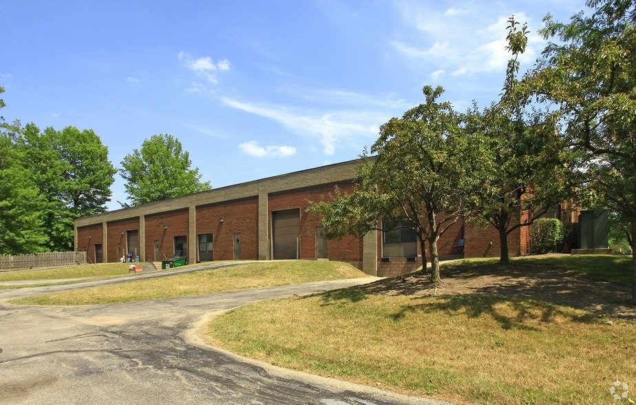 26391 Curtiss Wright Pky, Richmond Heights, OH for lease - Building Photo - Image 2 of 6